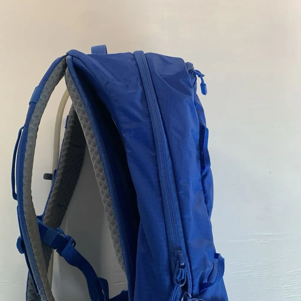 Hydro Flask Down Shift Backpack -14 Liter Water Pocket Hydration Pack Blue